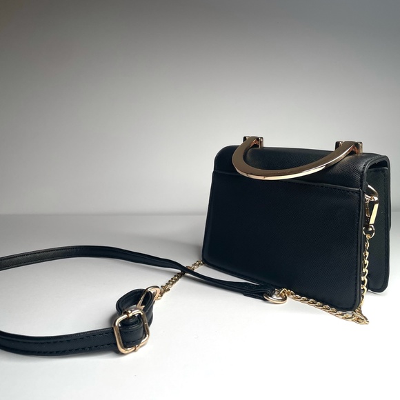 Black and Gold Crossbody Purse With Removable Strap - Picture 3 of 7